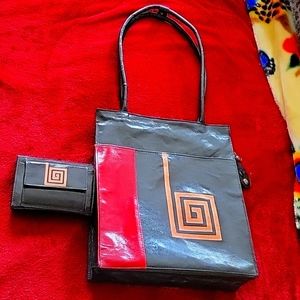 EUROPEAN UNION Gorgeous Leather Shoulder straps Handbag with Wallet NWOT